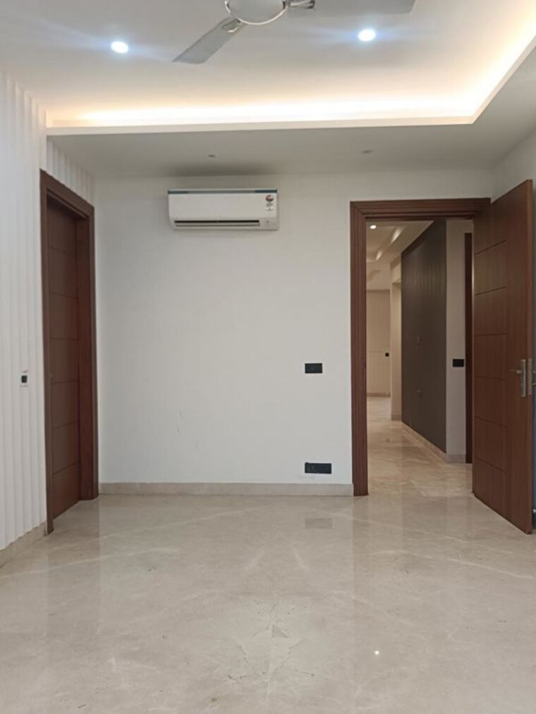 Room, south city 2 4 Bedroom 438 Sq.Yd. Builder Floor In South City 2 Gurgaon 10445541