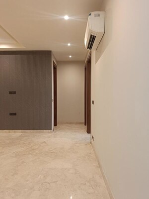 Room in 4 BHK Builder Floor at South City 2 – for Sale