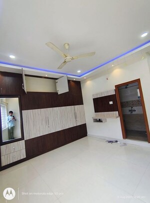 Team Area in 2 BHK Apartment at Concrete Orchids, Kondapur – for Rent