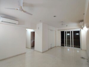 Room in 3 BHK Builder Floor at Sushant Lok Iii – for Rent