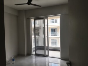 Room in 3 BHK Apartment at Signature Global City, Sector 37d – for Rent