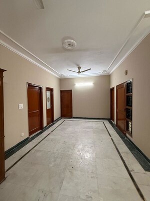 Room in 3 BHK Independent House at Sector 15 – for Rent