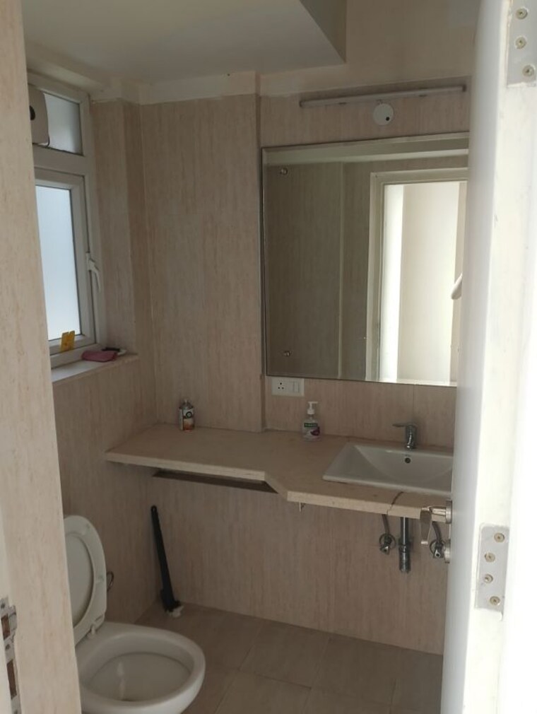 Bathroom, dlf-the-skycourt 3 Bedroom 1750 Sq.Ft. Apartment In Sector 86 Gurgaon 10445614