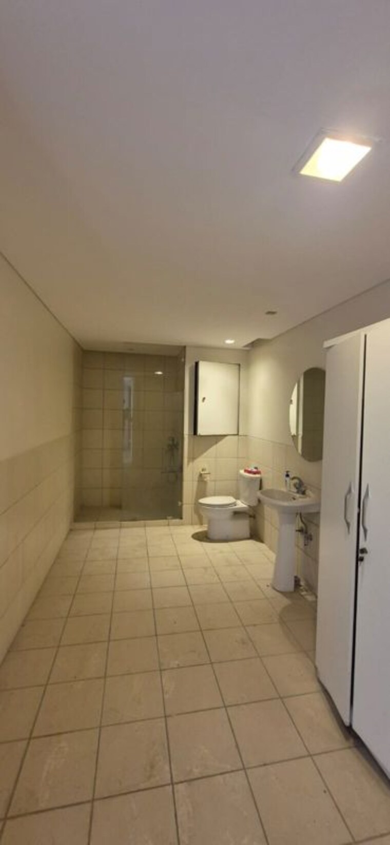 Bathroom, panchshil-one-north 4 Bedroom 4100 Sq.Ft. Apartment In Magarpatta City Pune 10445687