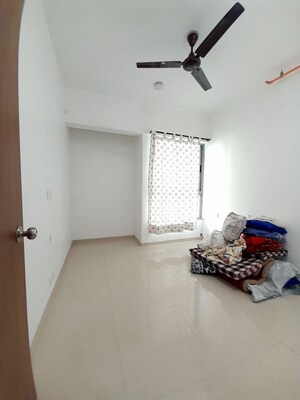 Room in 2 BHK Apartment at Kalpataru Immensa, Kolshet Road – for Sale
