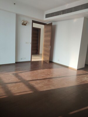 Room in  Apartment at M3M Golf Estate, Sector 65 – for Rent