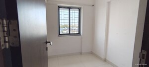 Room in 1.5 BHK Apartment at Sunteck Gilbird, Andheri West – for Rent