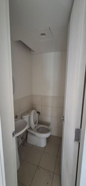 Bathroom in 3 BHK Apartment at Panchshil One North, Magarpatta City – for Rent