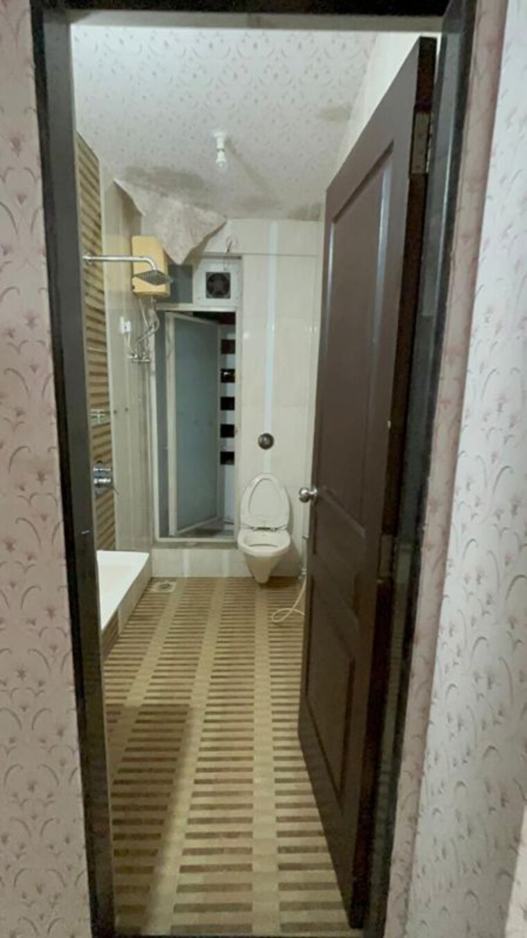 Bathroom, fairmont-palazo 2 Bedroom 700 Sq.Ft. Apartment In Santacruz East Mumbai 10445700