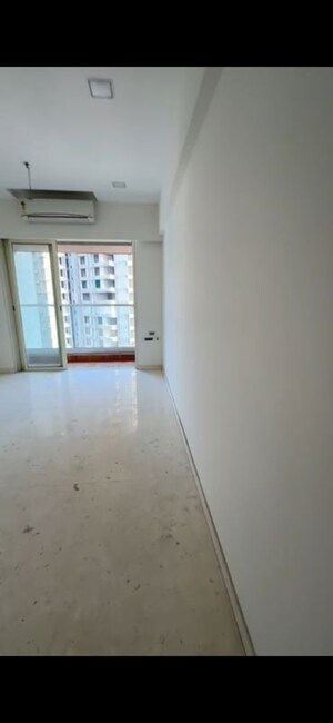 2 BHK Apartment For Rent in Ekta Tripolis, Goregaon West