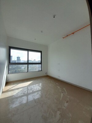 Room in 2 BHK Apartment at Kalpataru Immensa, Kolshet Road – for Sale