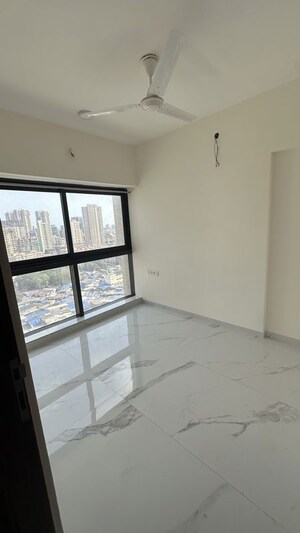 Room in 2 BHK Apartment at Level The Residences, Andheri West – for Rent