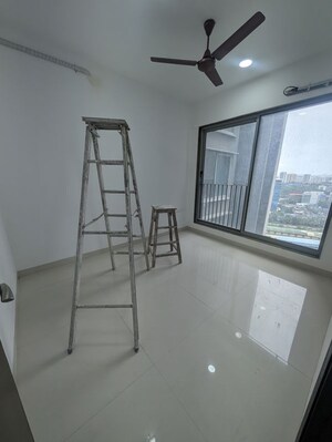 Room in 2 BHK Apartment at Sunteck City Avenue 4, Goregaon West – for Rent