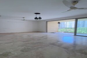 Room in 3 BHK Apartment at Hiranandani Estate Rodas Enclave, Ghodbunder Road – for Rent