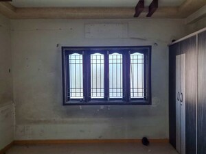 Room in  Independent House at Gundawadi – for Sale