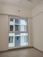 1.5 BHK 550 Acre Apartment in Rustomjee Cleon