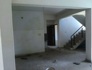Room in  Apartment at Bhayli – for Sale