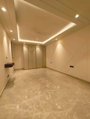 Master Bedroom in 4 BHK Builder Floor at Greater Kailash I – for Rent