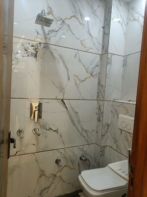 Bathroom in 2 BHK Apartment at Mansa Ram Park – for Rent
