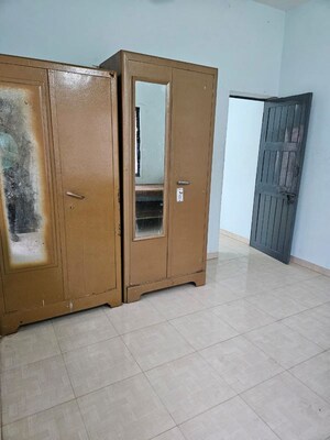 Room in 1 BHK Apartment at Paldi – for Rent