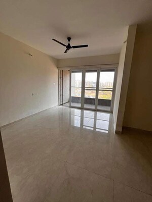 Room in 2 BHK Apartment at Majestique Marbella Phase 1, Kharadi – for Rent