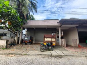  Warehouse For Rent in Nettoor