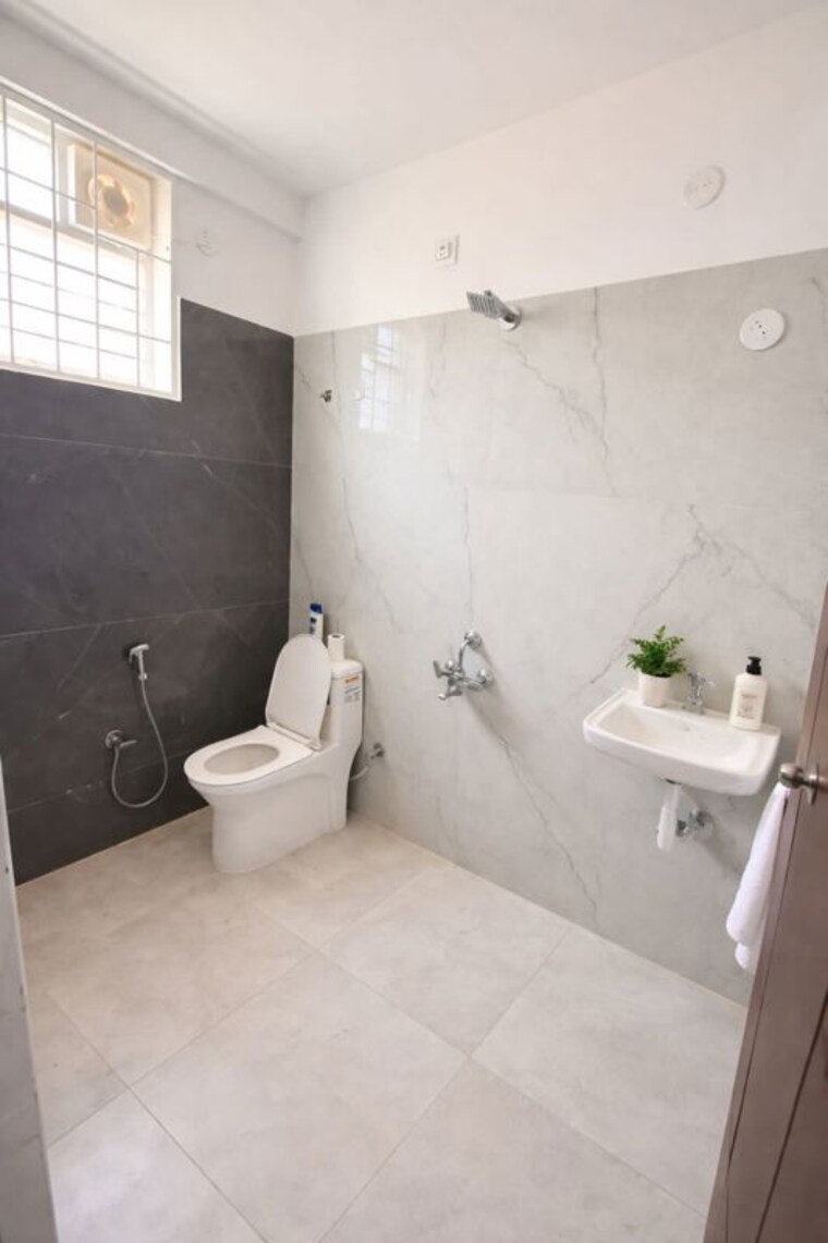 Bathroom, sapthagiri-sampada 3 Bedroom 1354 Sq.Ft. Apartment In Hoskote Bangalore 10446047