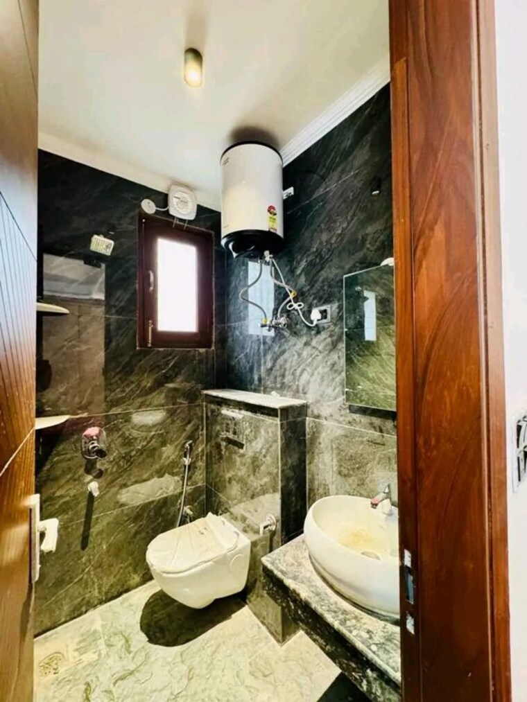 Bathroom, chattarpur 1 Bedroom 450 Sq.Ft. Apartment In Chattarpur Delhi 10446083