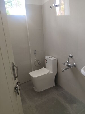 Bathroom in 1 BHK Apartment at Lakshmi Enclave Bellandur, Bellandur – for Rent