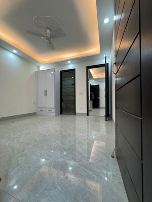 Room in 1 BHK Apartment at Chattarpur – for Rent