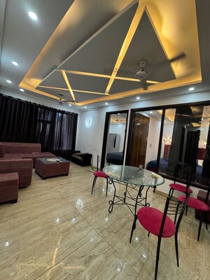 Team Area in 3 BHK Apartment at Chattarpur – for Rent