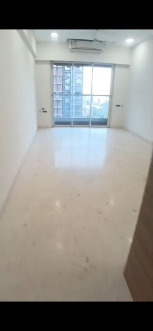 2.5 BHK Apartment For Rent in Ekta Tripolis, Goregaon West
