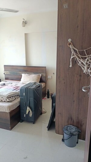 Team Area in  Pg at Bandra East – for Rent