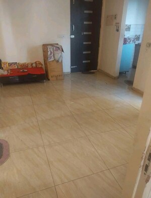 Room in 2 BHK Apartment at Gaur Atulyam Gravity, Omicron I Greater Noida – for Rent