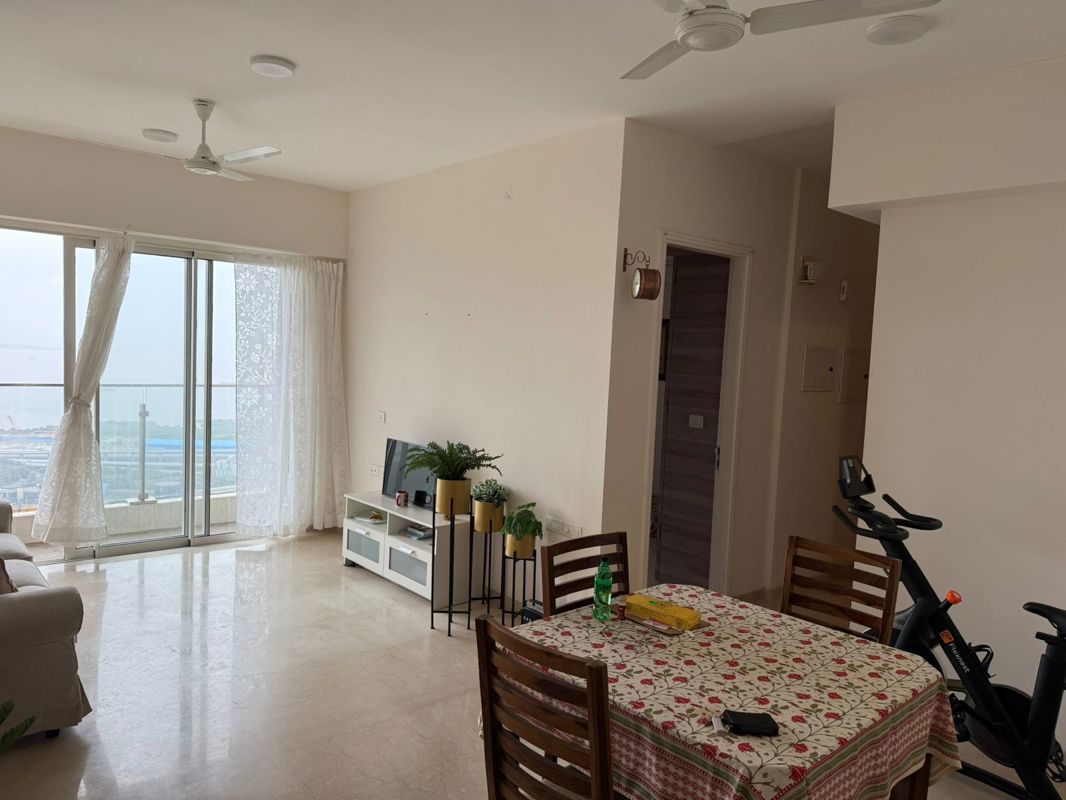 2 BHK 850 Sq.Ft. Apartment in LnT Crescent Bay T4