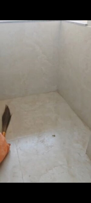 Room in 3 BHK Apartment at Adani Augusta, Tragad – for Rent