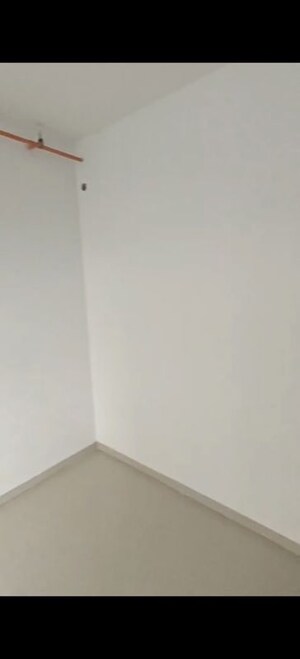 Room in 2 BHK Apartment at Kalpataru Immensa B, Kolshet Road – for Sale