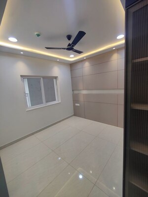 Room in 3 BHK Apartment at Prestige Beverly Hills, Kokapet – for Rent