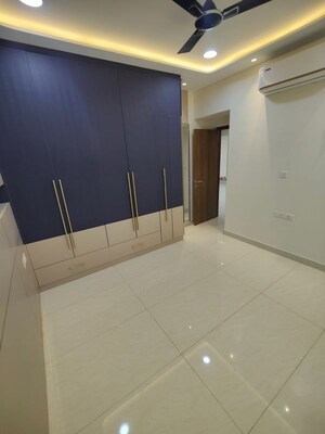 Room in 3 BHK Apartment at Prestige Beverly Hills, Kokapet – for Rent