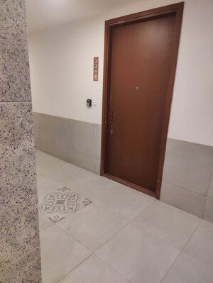 Room in 3 BHK Apartment at Prestige Beverly Hills, Kokapet – for Rent