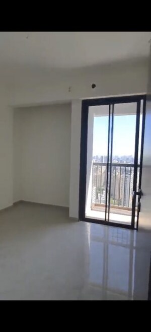 Room in 2 BHK Apartment at Damji Shamji Mahavir Spring Tulip Phase 1, Pokhran Road No Two – for Rent