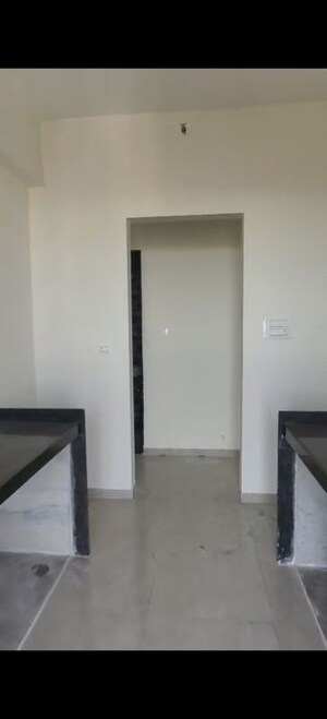 Room in 2 BHK Apartment at Damji Shamji Mahavir Spring Tulip Phase 1, Pokhran Road No Two – for Rent
