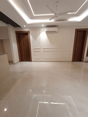Room in 3 BHK Builder Floor at Kohli One Malibu Town, Sector 47 – for Rent