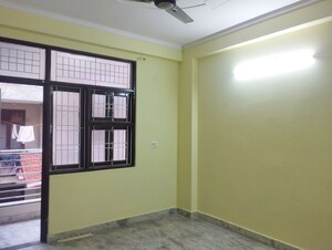 Room in 2 BHK Builder Floor at Mayur Vihar Phase 1 Extension – for Rent