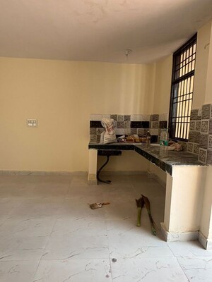 Kitchen in 1 RK Builder Floor at Mayur Vihar Phase 1 Extension – for Rent