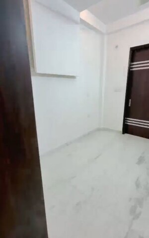 Furnished Amenities in 3.5 BHK Builder Floor at Raj Nagar Extension – for Sale