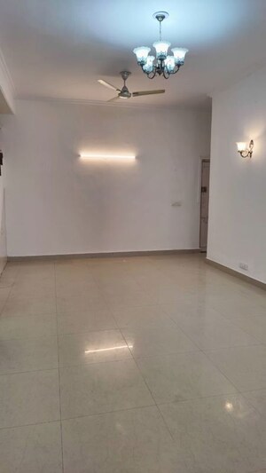 2 BHK Apartment For Rent in Arun Vihar Sector 37, Sector 37