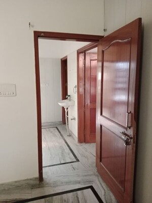 2 BHK Builder Floor For Rent in Sector 25 Phase 2