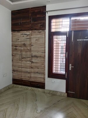 Room in 2 BHK Builder Floor at Sector 25 Phase 2 – for Rent