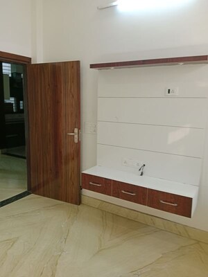 Room in 2 BHK Builder Floor at Sector 25 Phase 2 – for Rent